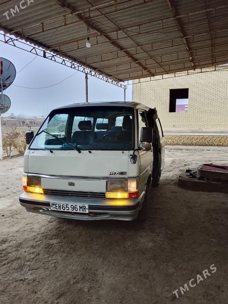 Toyota Hiace 1990 - 50 000 TMT - Мары - img 1