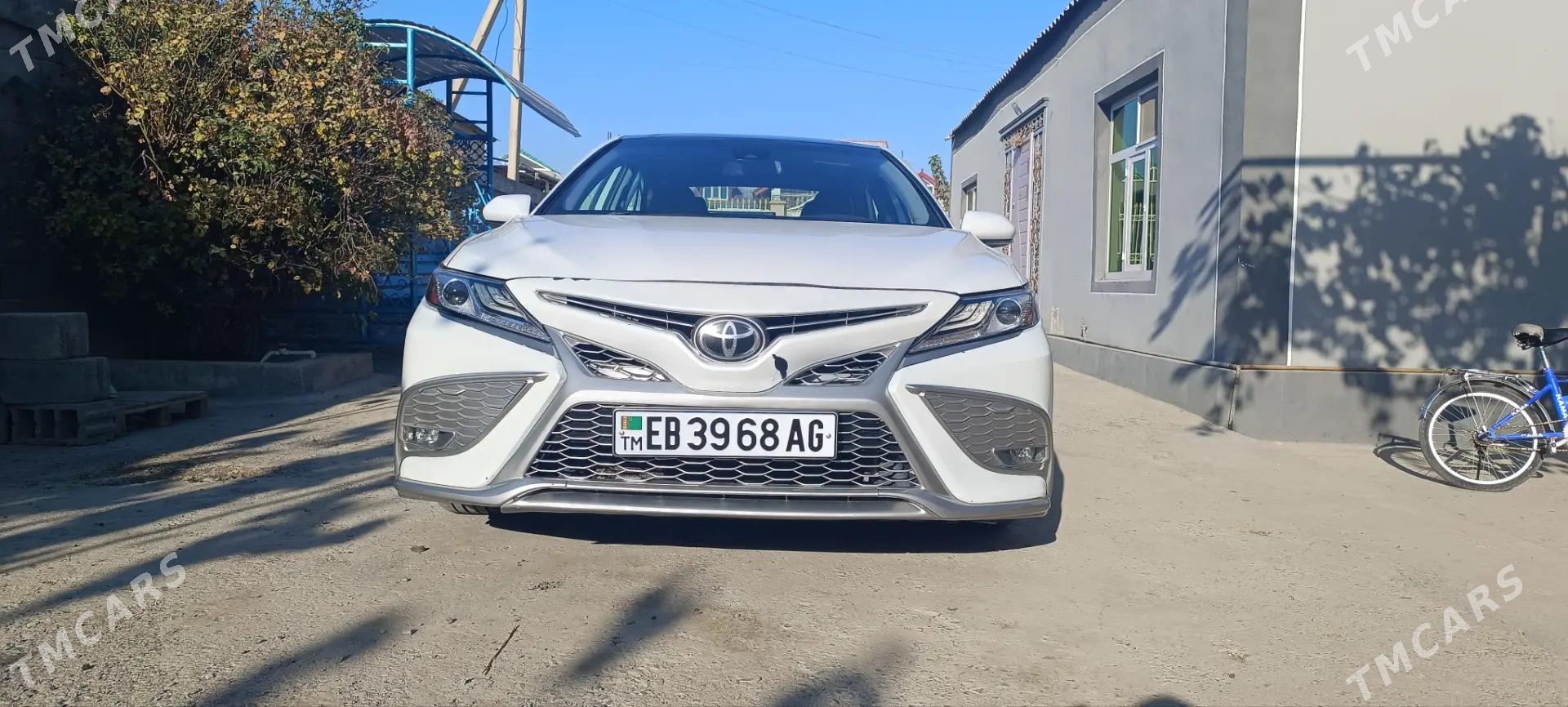 Toyota Camry 2021 - 417 000 TMT - Ашхабад - img 1
