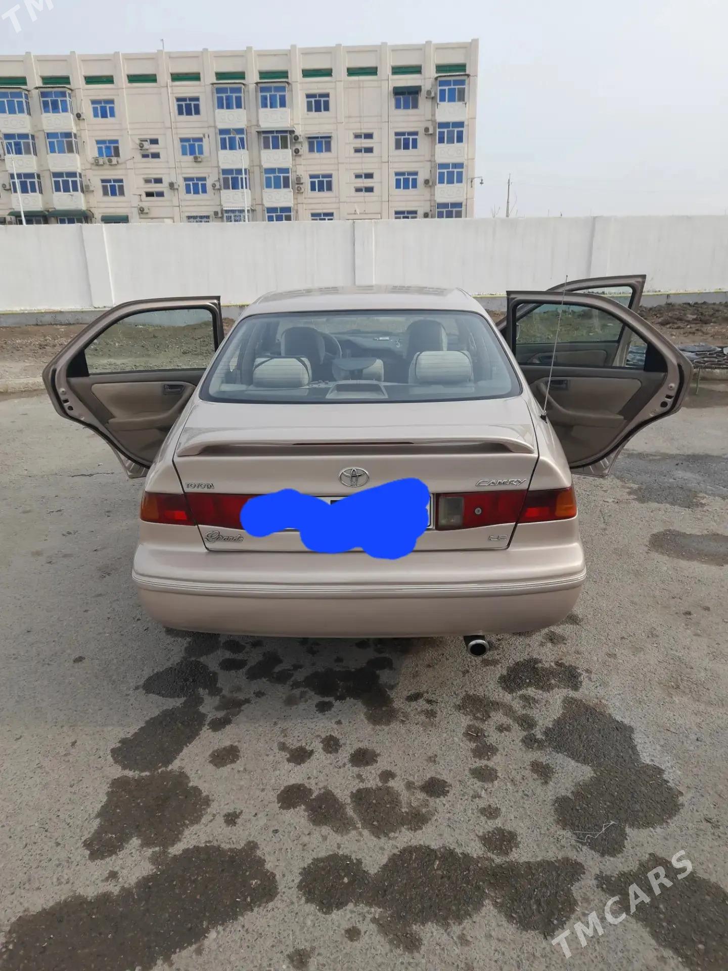Toyota Camry 2002 - 140 000 TMT - Çärjew - img 1