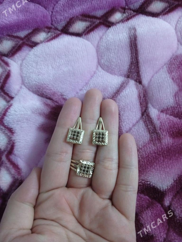 kamplekt gyzyl - Балканабат - img 1