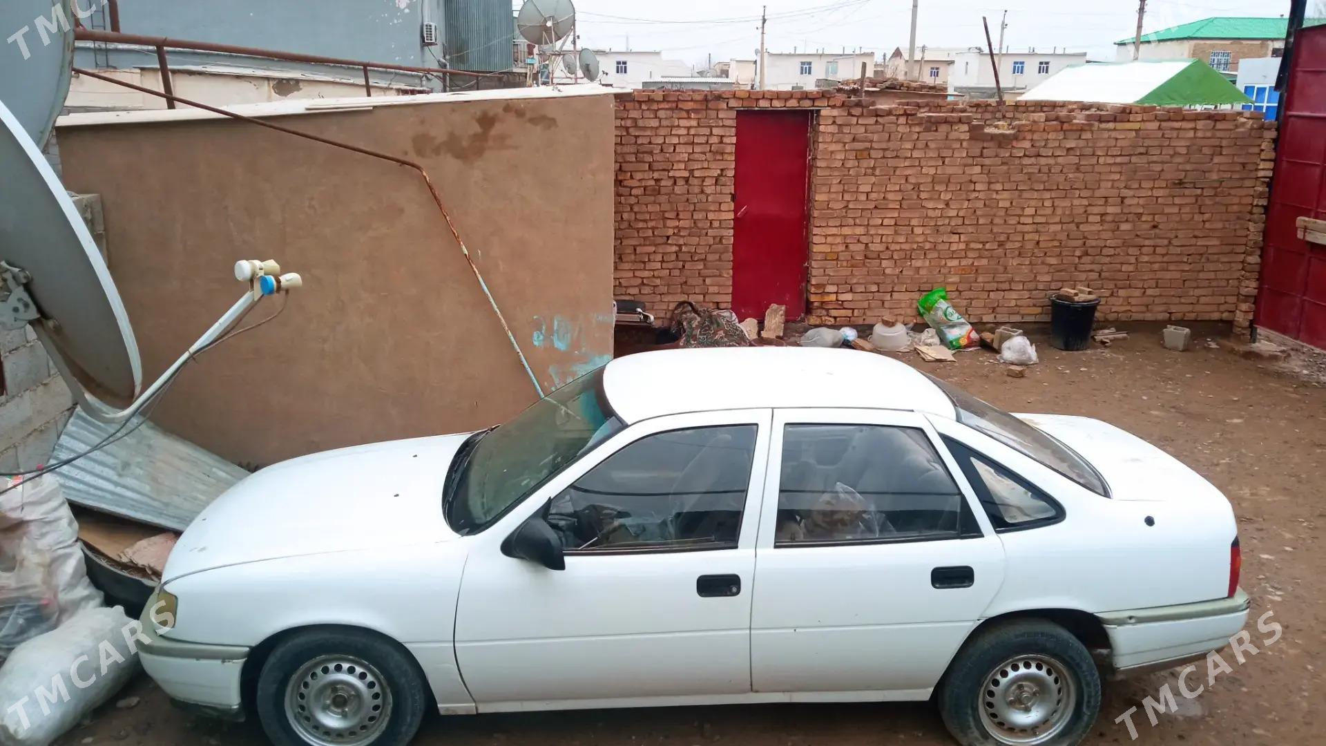 Opel Vectra 1992 - 20 000 TMT - Теджен - img 1