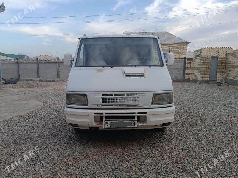 Iveco Daily 2000 - 70 000 TMT - Мары - img 1