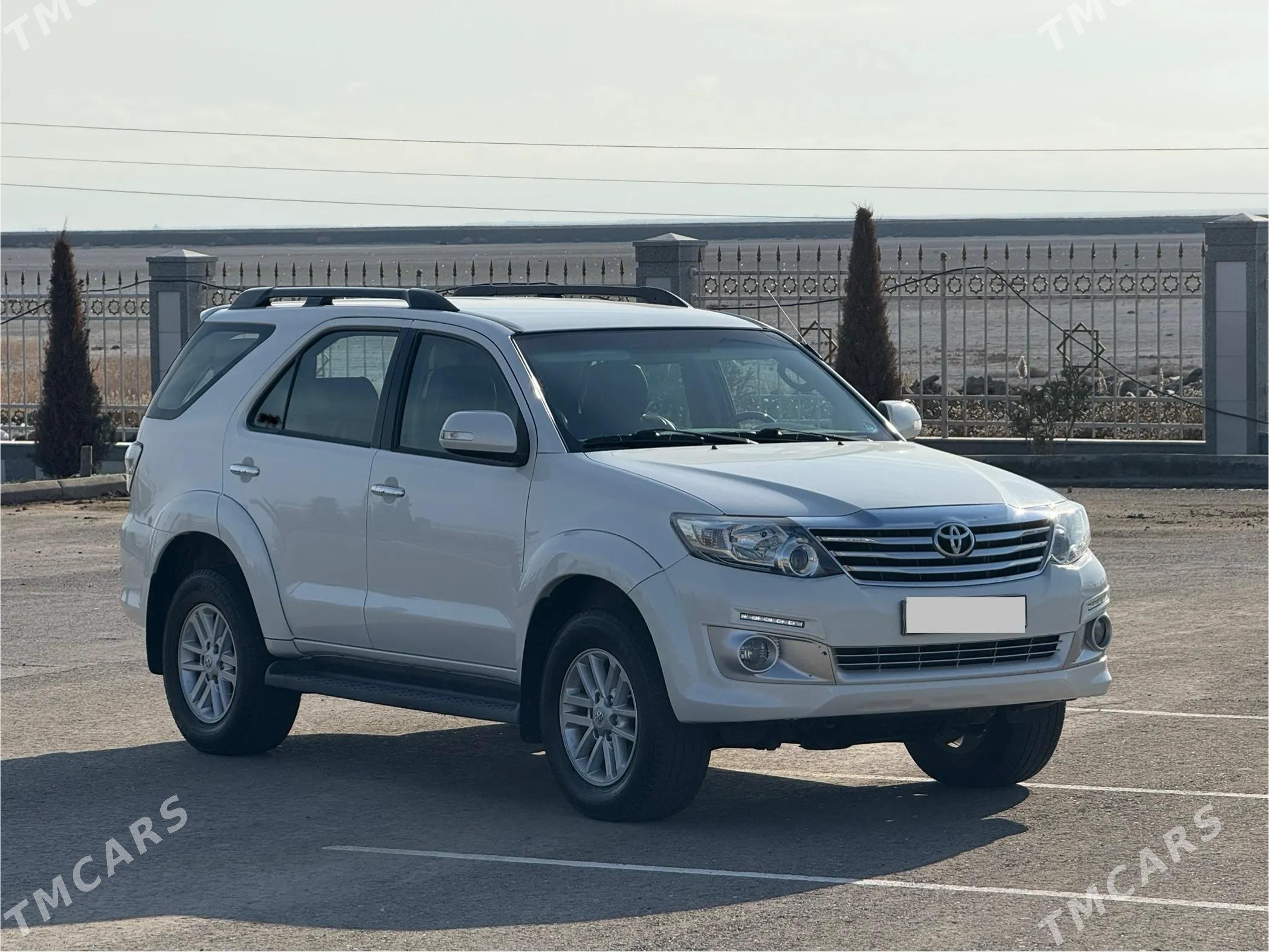 Toyota Fortuner 2015 - 440 000 TMT - Туркменбаши - img 1