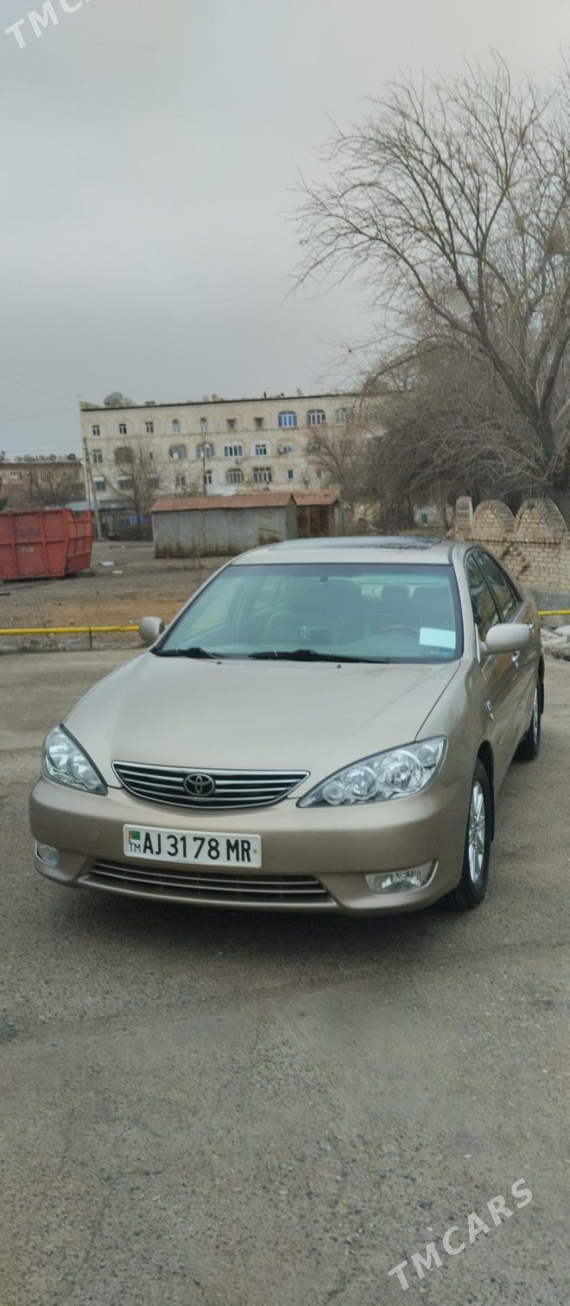 Toyota Camry 2005 - 236 000 TMT - Байрамали - img 1