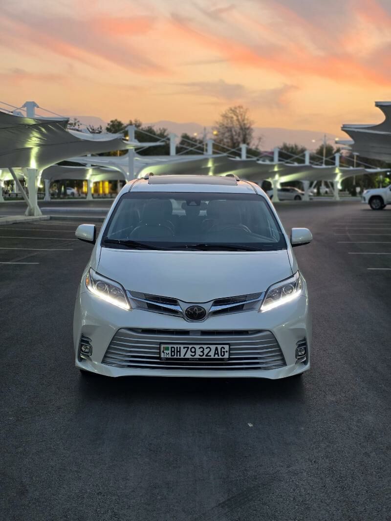 Toyota Sienna 2019 - 400 000 TMT - Бедев - img 1
