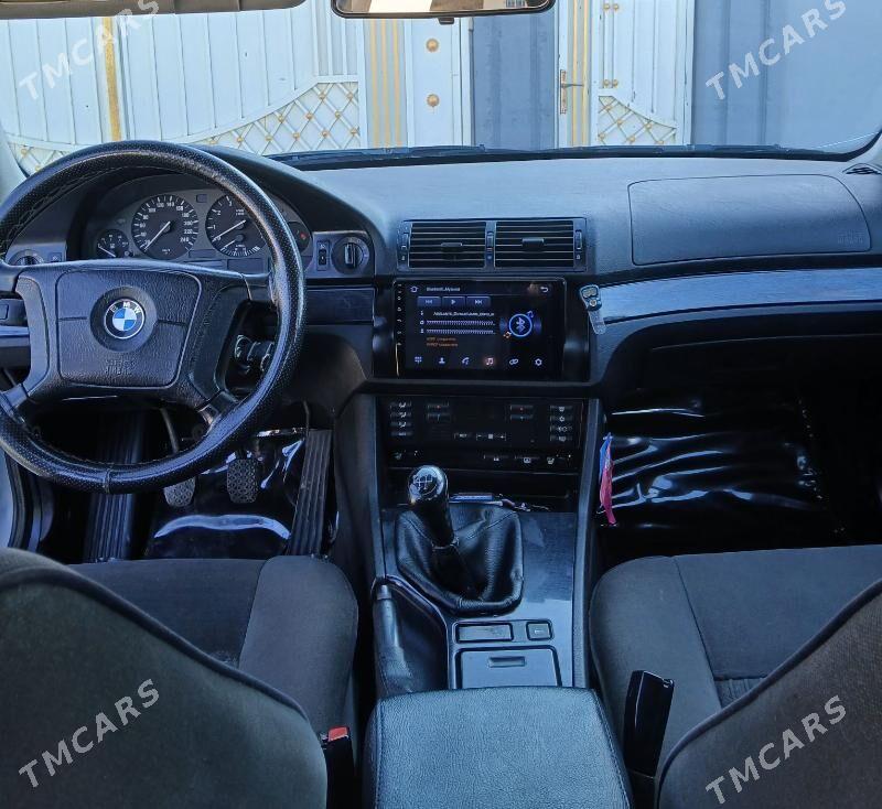 BMW E39 1998 - 106 000 TMT - Балканабат - img 1