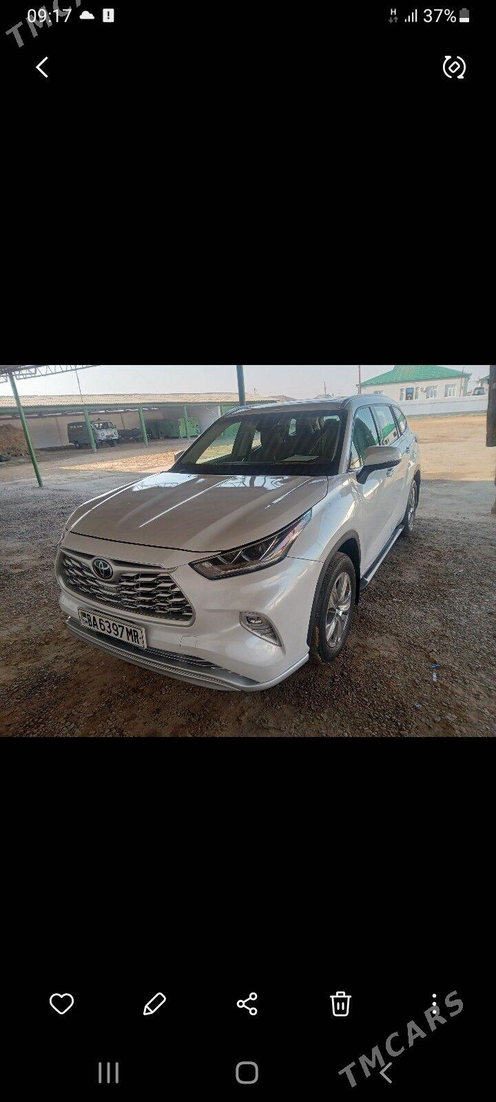 Toyota Highlander 2022 - 470 000 TMT - Ёлётен - img 1