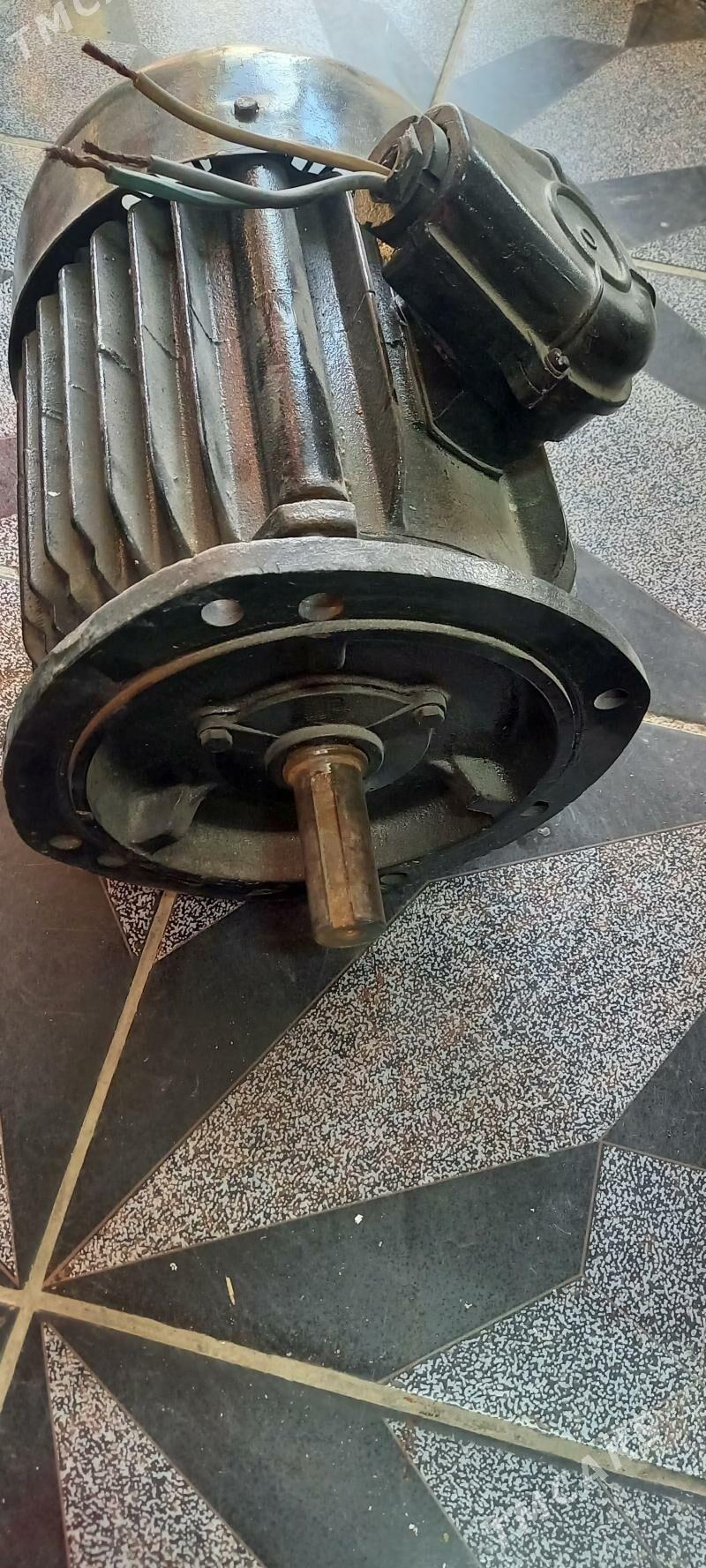 dwigatel 3 kw 1000 ab/min - Tejen - img 1