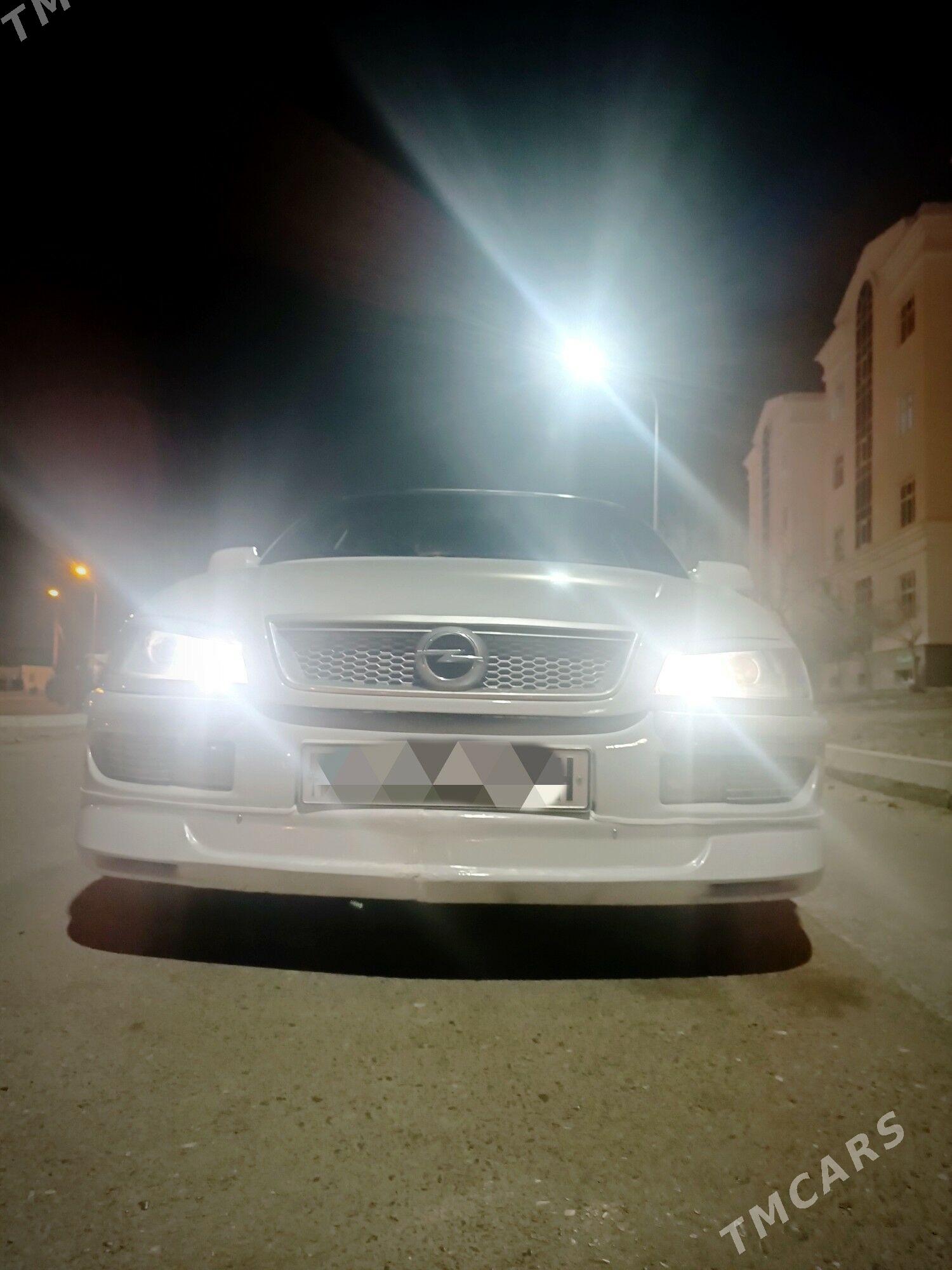 Opel Omega 2003 - 70 000 TMT - 4 мкр - img 1