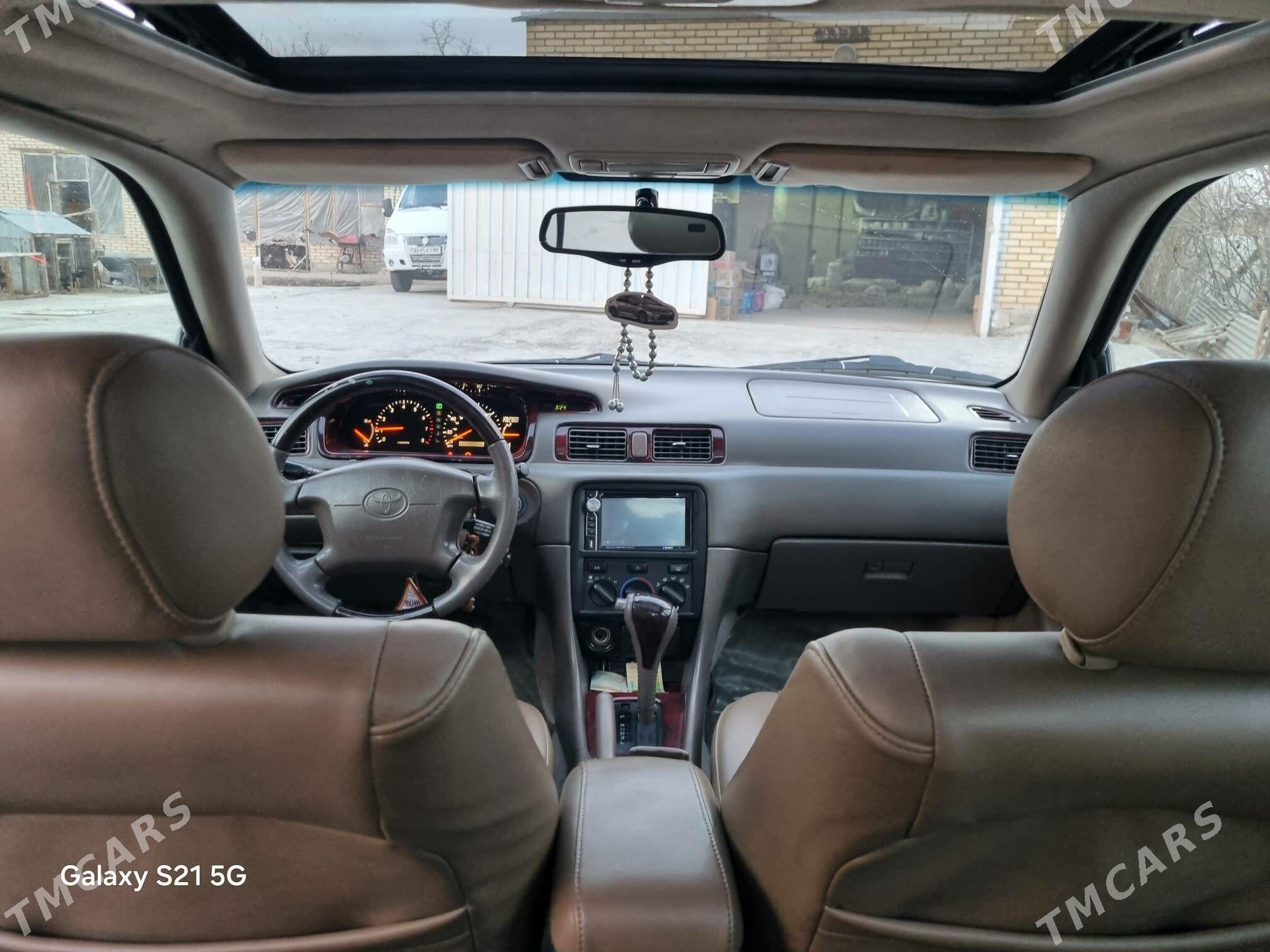 Toyota Camry 1997 - 155 000 TMT - Мары - img 1