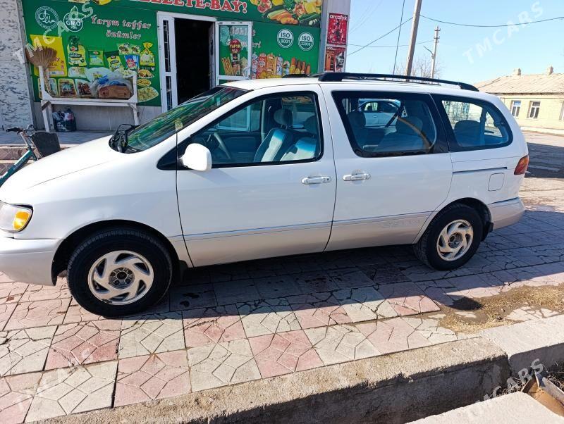 Toyota Sienna 2000 - 160 000 TMT - Мары - img 1