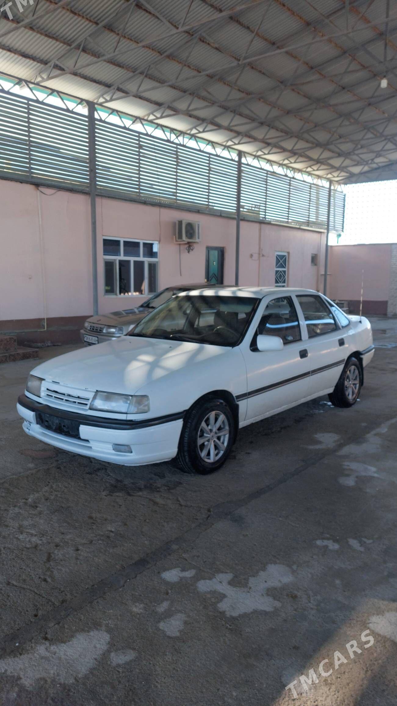 Opel Vectra 1993 - 39 000 TMT - Бахарден - img 1