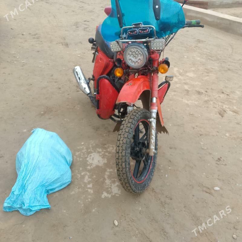 Iž Planeta 4 2015 - 11 000 TMT - Сакарчага - img 1