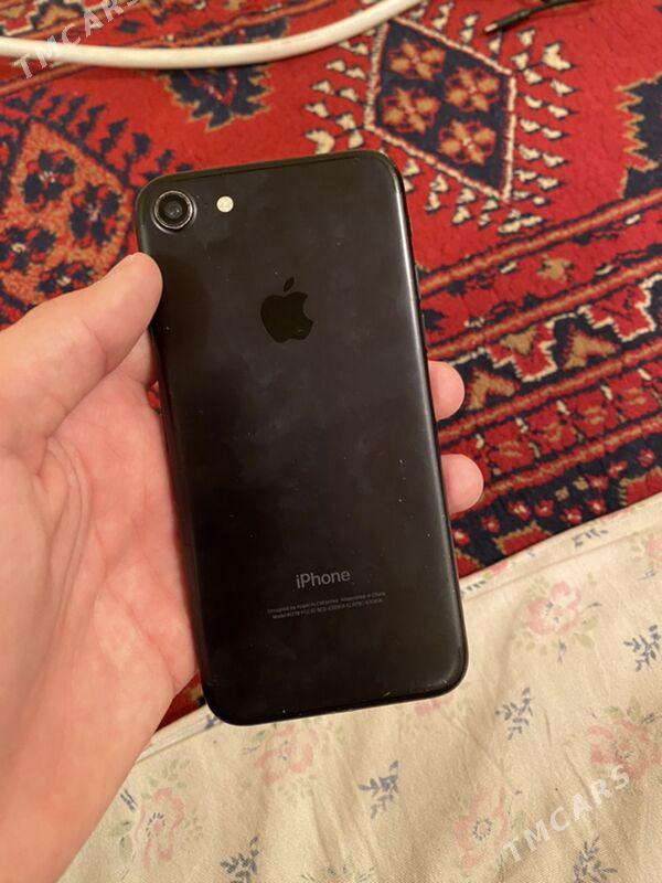 IPhone 7 - Hitrowka - img 1