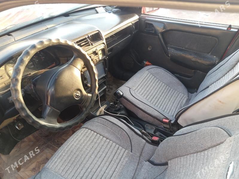 Opel Vectra 1992 - 20 000 TMT - Фарап - img 1