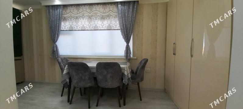 Eyesinden 11 mkr 3 komnat 4/4 - 11 мкр - img 1