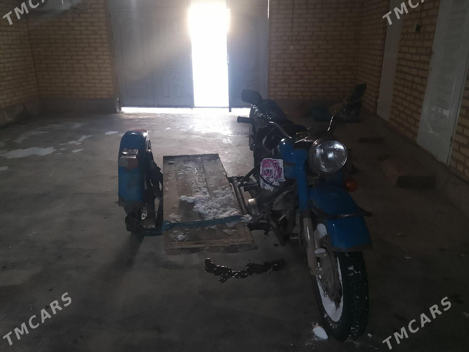 Ural 4320 1991 - 13 000 TMT - Darganata - img 1