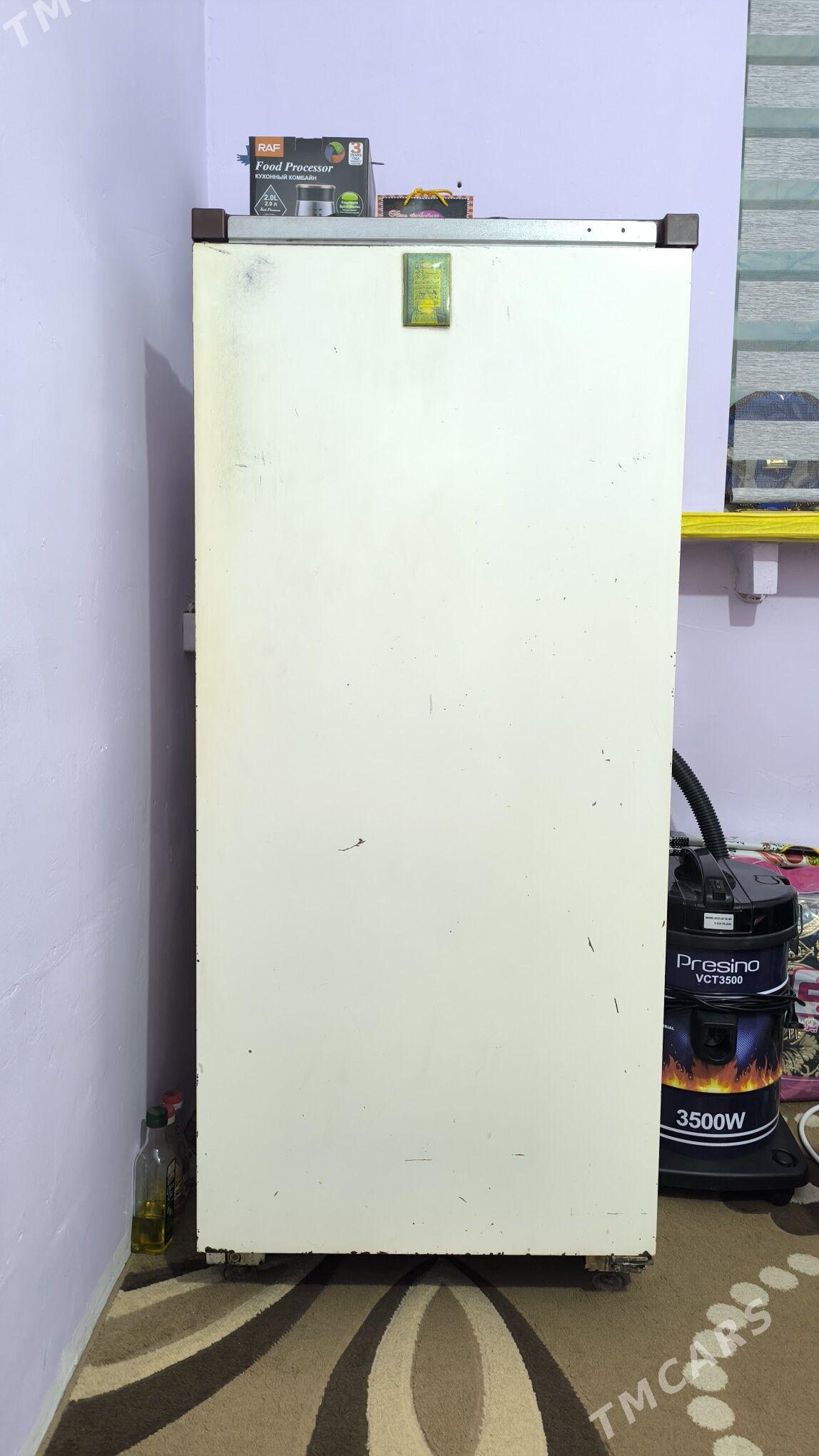 Holodilnik 60 x 135 - Бузмеин - img 1