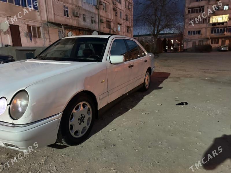 Mercedes-Benz E320 1998 - 80 000 TMT - Türkmenabat - img 1