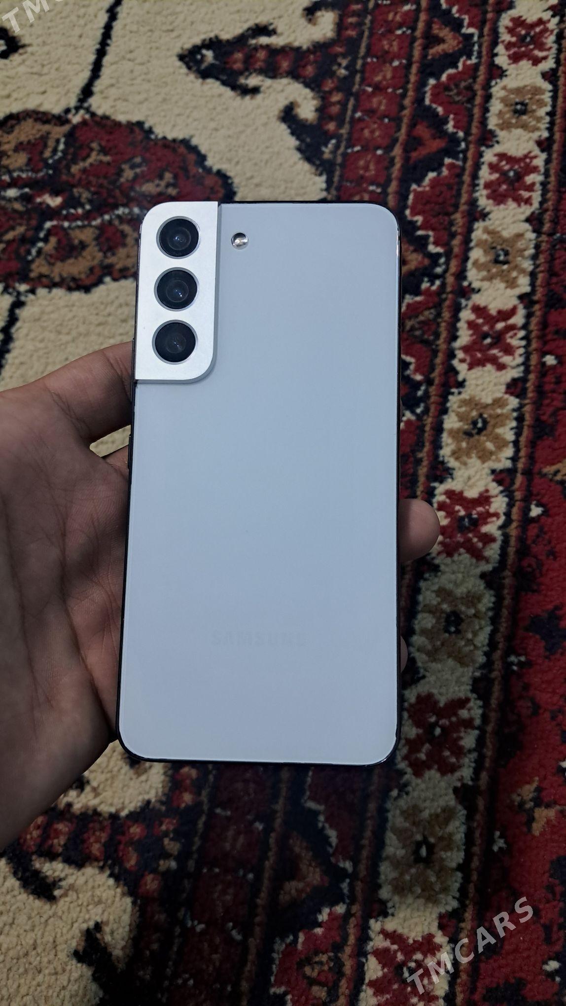 Samsung S22 - Mary - img 1