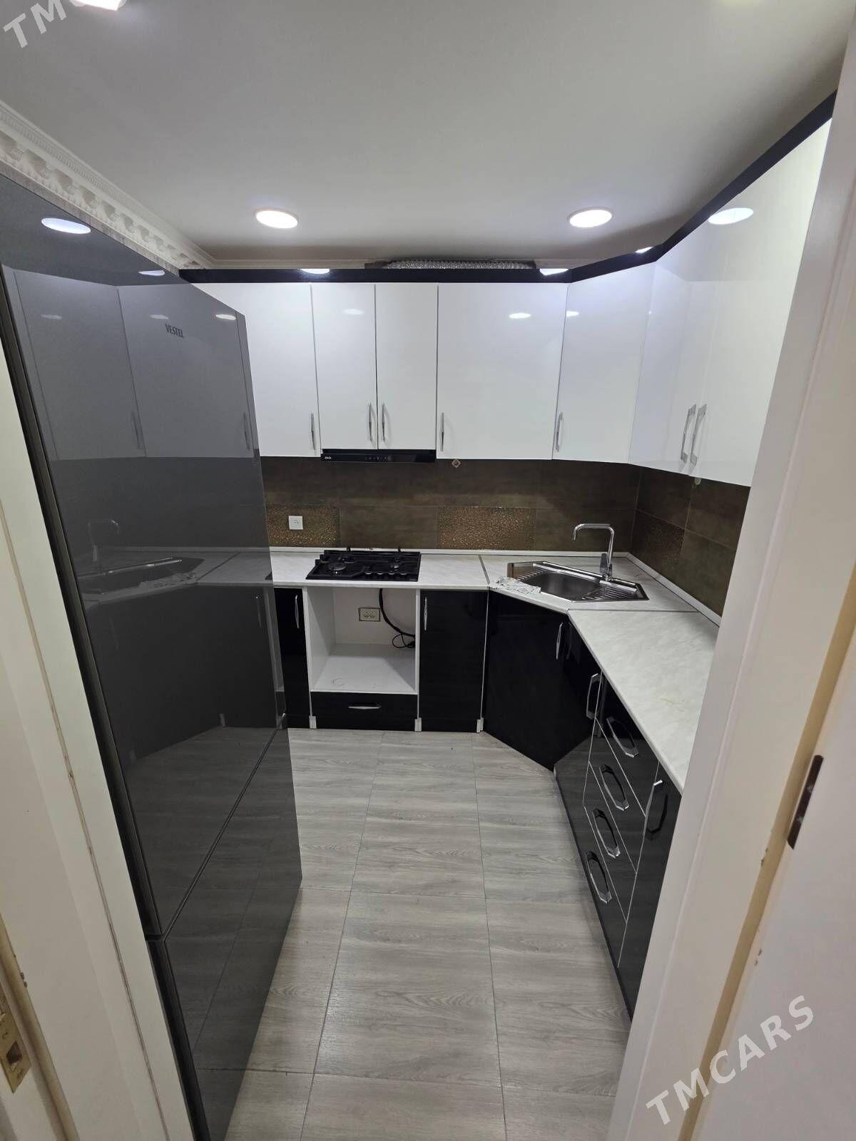 От хозяина. 11 мкр 4/4 3комнат - 11 мкр - img 1