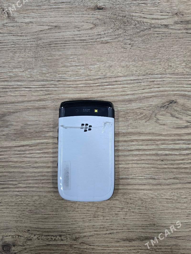 Blacberry 9800 - Büzmeýin - img 1