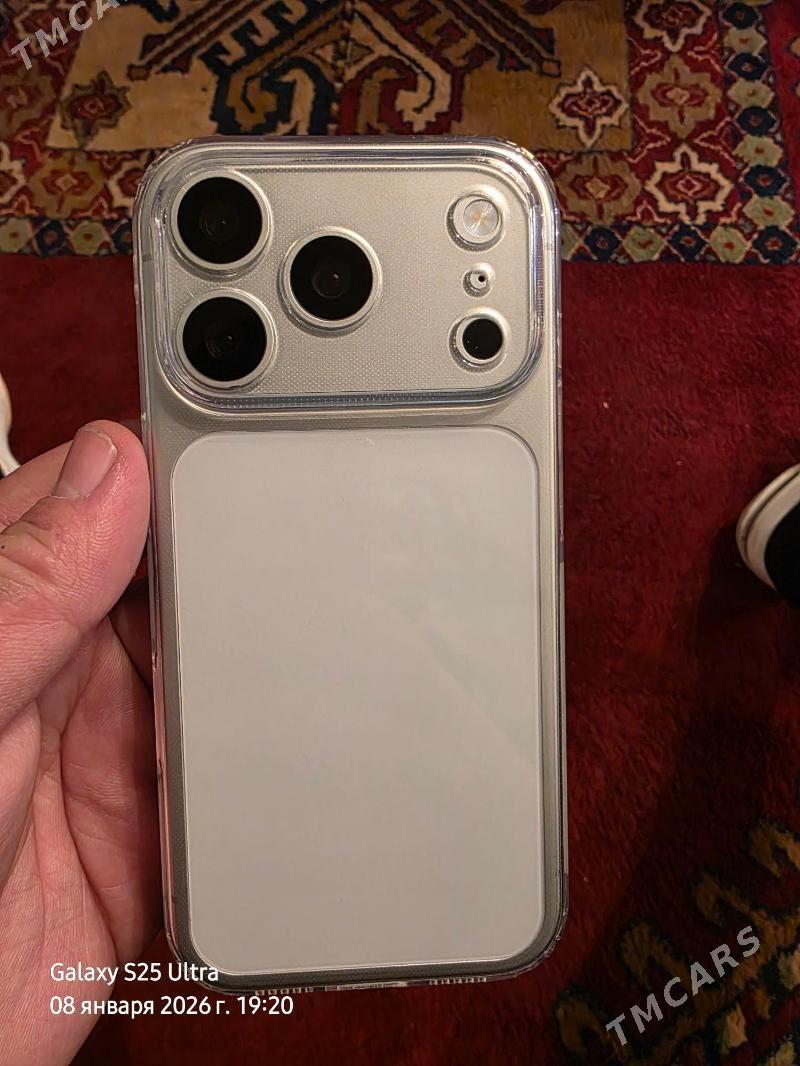 Iphone 17 pro - Hitrowka - img 1