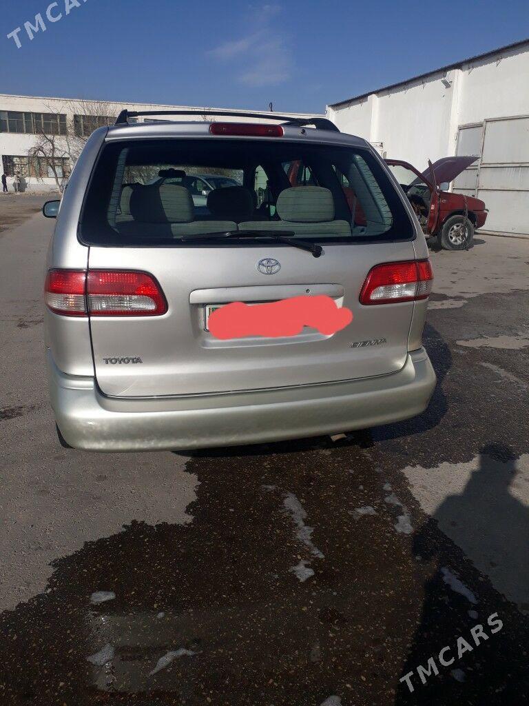 Toyota Sienna 2002 - 170 000 TMT - Балканабат - img 1