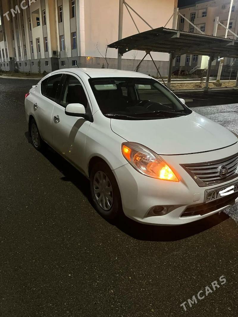 Nissan Versa 2013 - 112 000 TMT - Туркменбаши - img 1