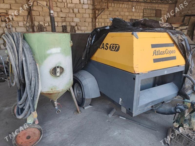 JCB 3CX Compact 2011 - 150 000 TMT - Ашхабад - img 1