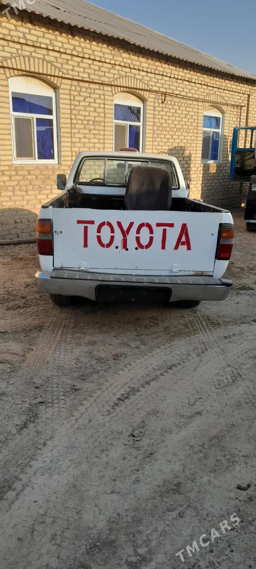 Toyota Tacoma 1994 - 39 000 TMT - Türkmengala - img 1