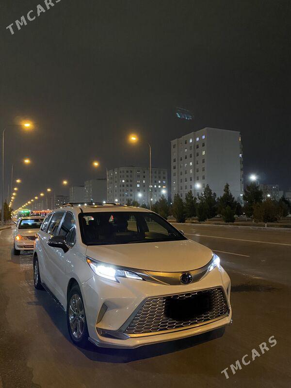 Toyota Sienna 2023 - 660 000 TMT - Ашхабад - img 1