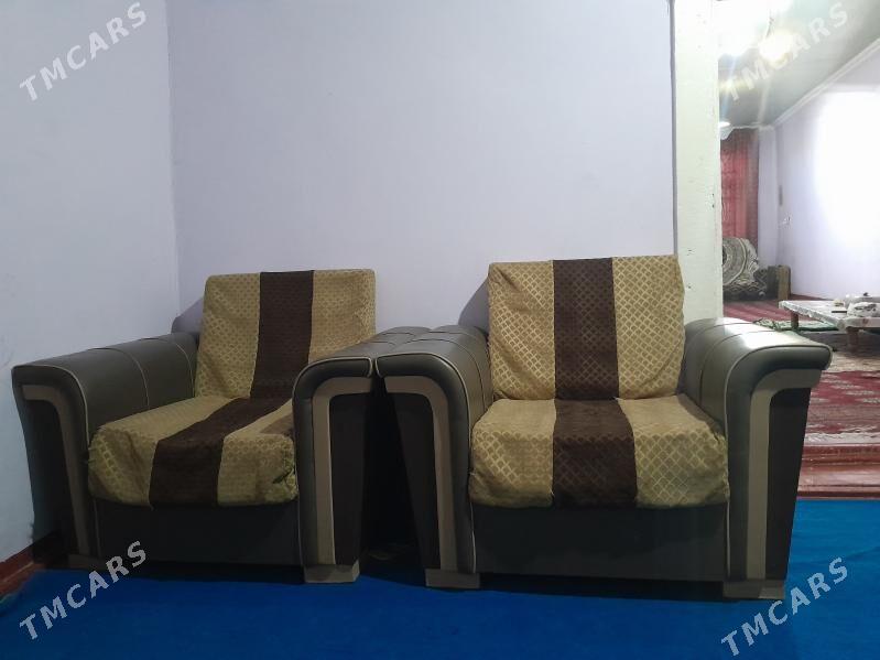 Diwan kreslo - Gurbansoltan Eje - img 1