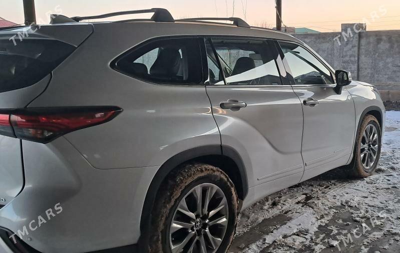 Toyota Highlander 2022 - 530 000 TMT - Ýolöten - img 1