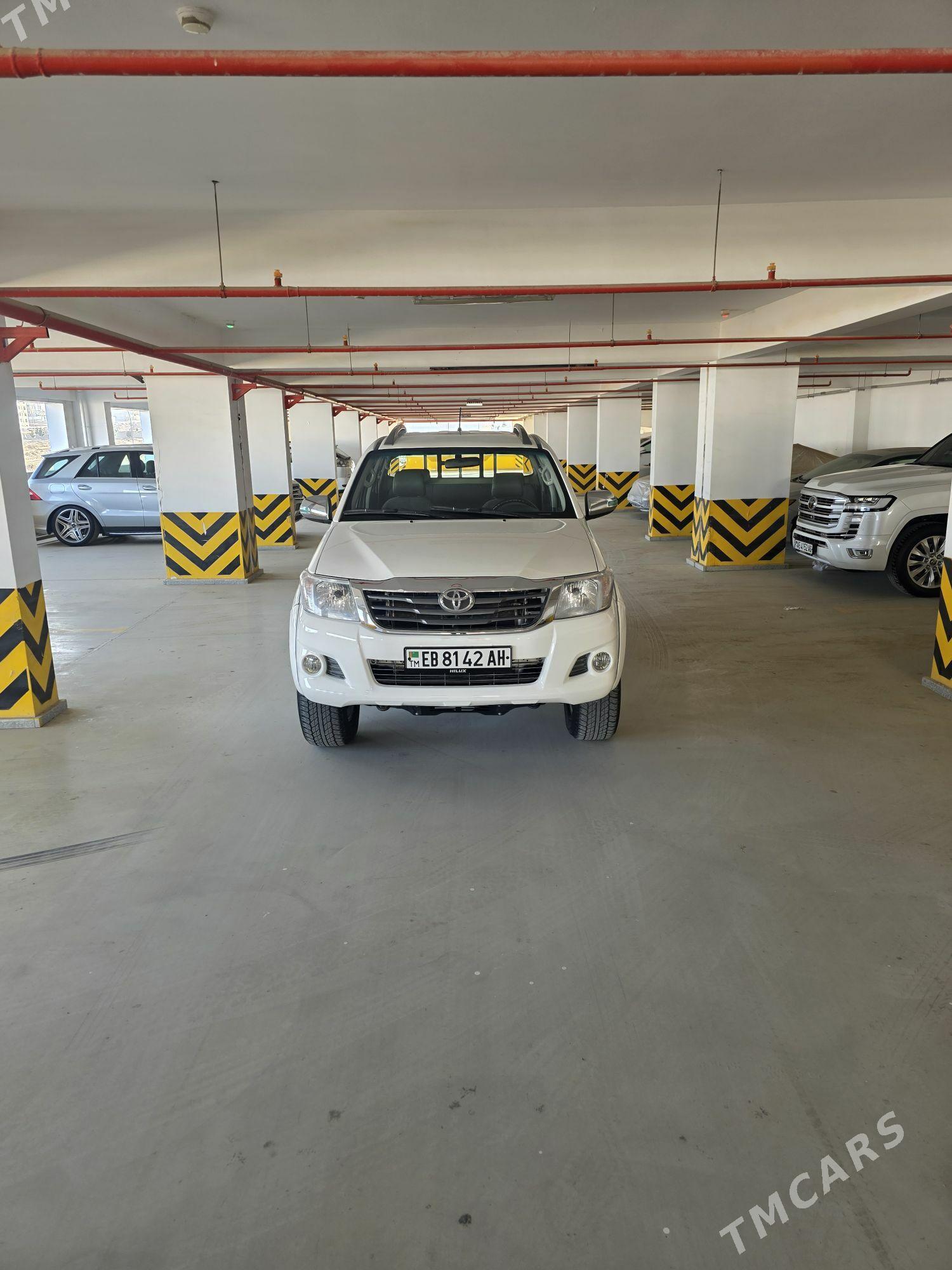 Toyota Hilux 2014 - 350 000 TMT - Aşgabat - img 1