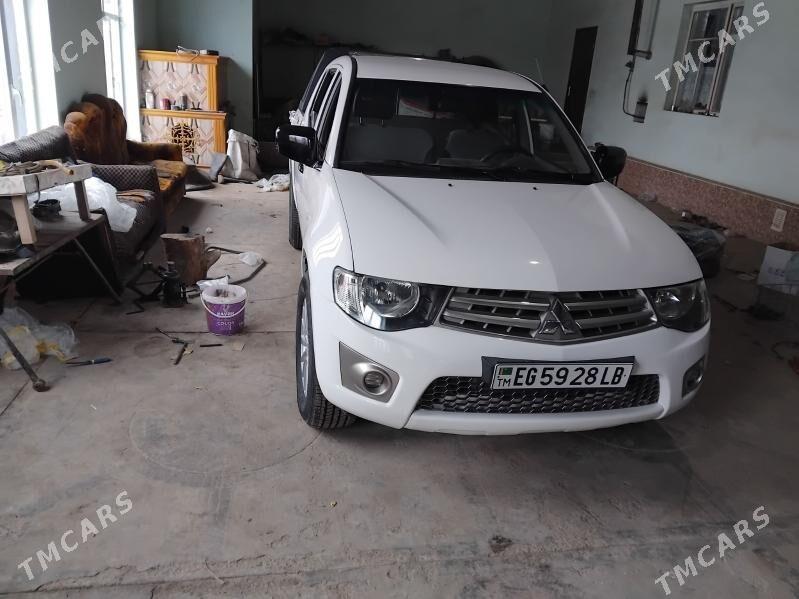 Mitsubishi L200 2014 - 200 000 TMT - Dänew - img 1