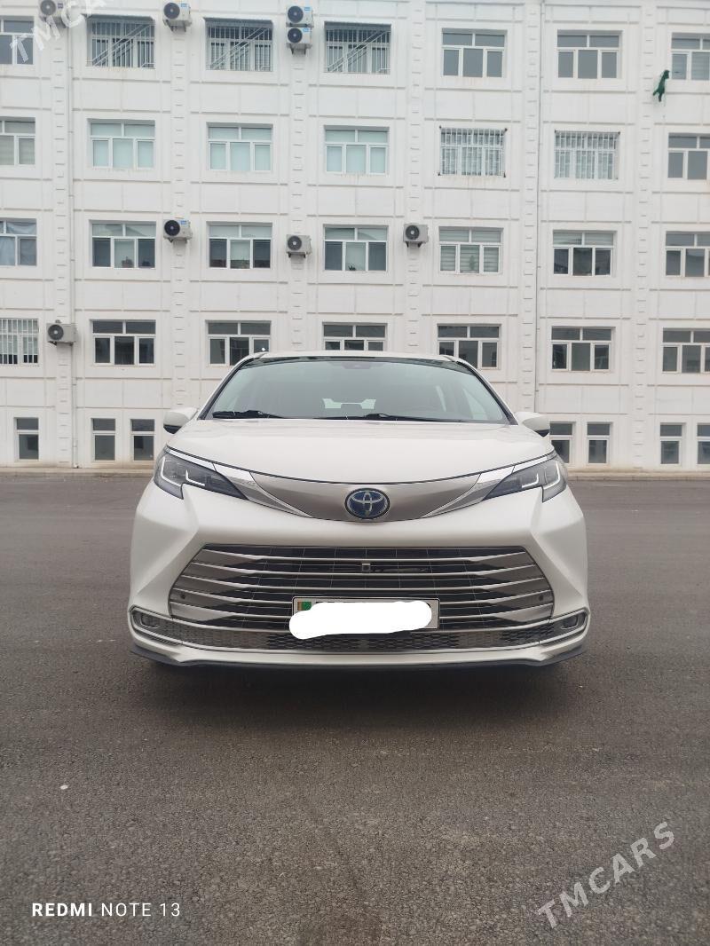 Toyota Sienna 2022 - 560 000 TMT - Анев - img 1