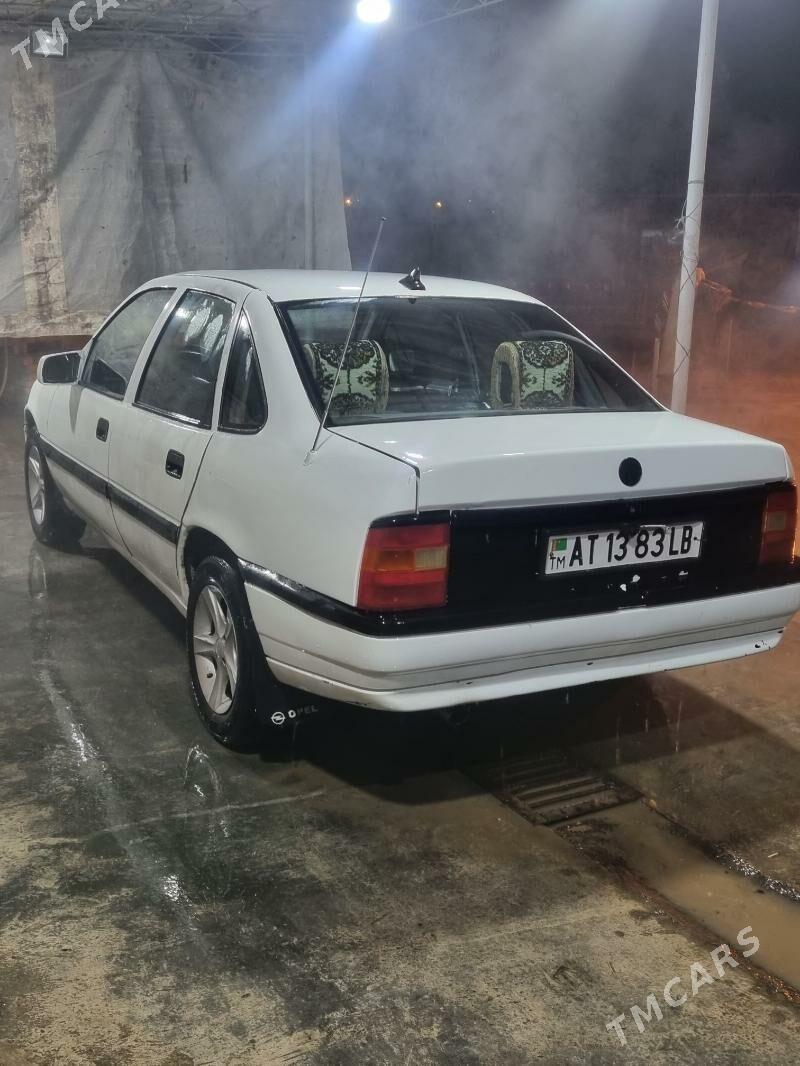 Opel Vectra 1992 - 30 000 TMT - Фарап - img 1