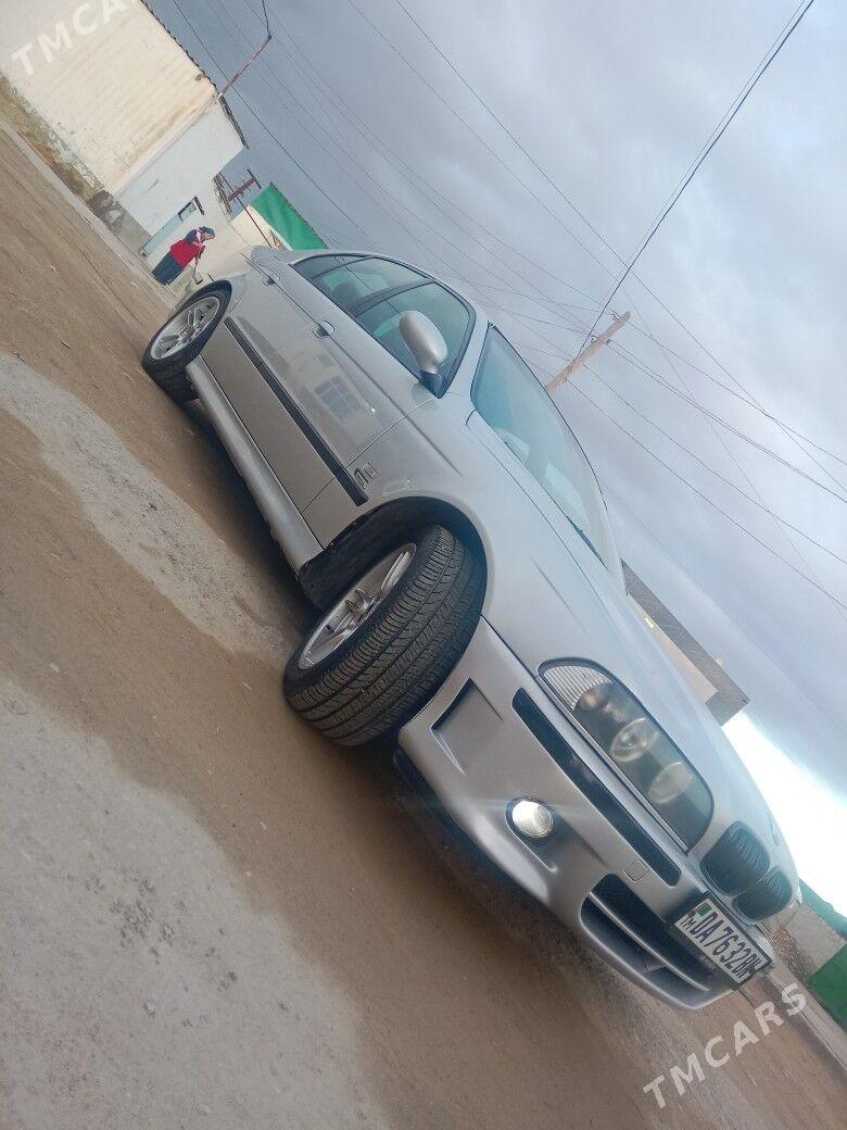 BMW E39 2001 - 130 000 TMT - Türkmenbaşy - img 1
