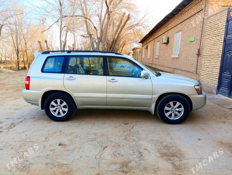 Toyota Highlander 2004 - 260 000 TMT - етр. Туркменбаши - img 1