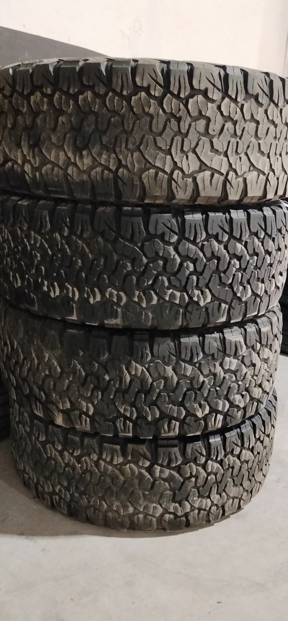 BF Goodrich 275 55 20 23Ý 6 000 TMT - Garadamak - img 1