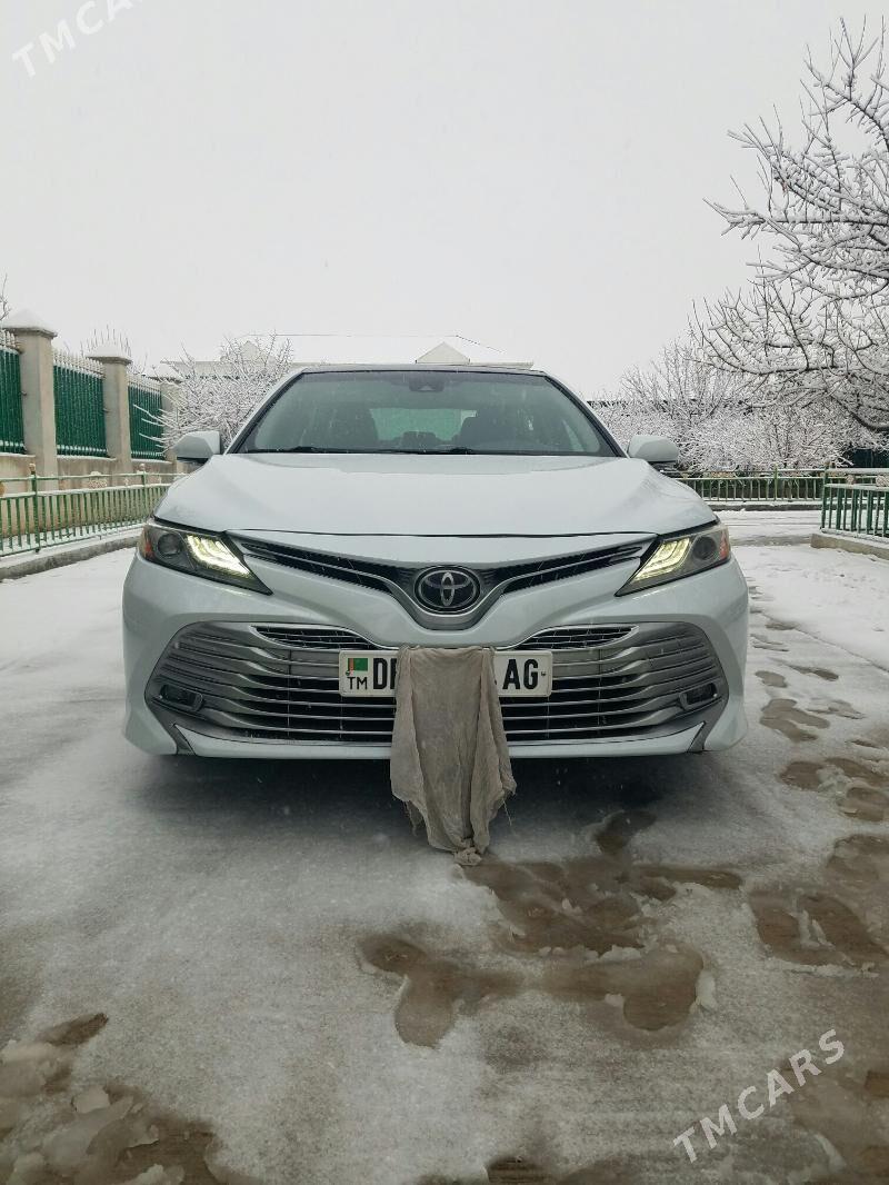 Toyota Camry 2018 - 340 000 TMT - Täze zaman - img 1