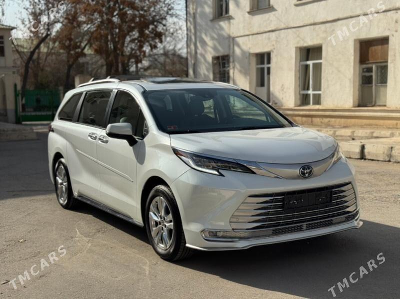 Toyota Sienna 2022 - 705 000 TMT - Aşgabat - img 1