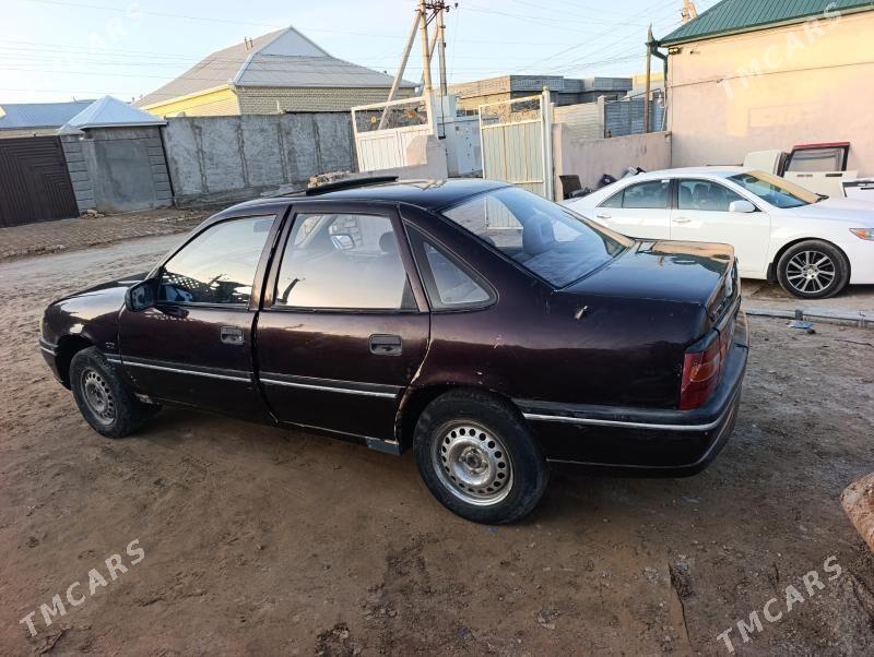 Opel Vectra 1993 - 15 000 TMT - Мары - img 1