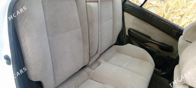 Toyota Carina 1992 - 40 000 TMT - Мары - img 1