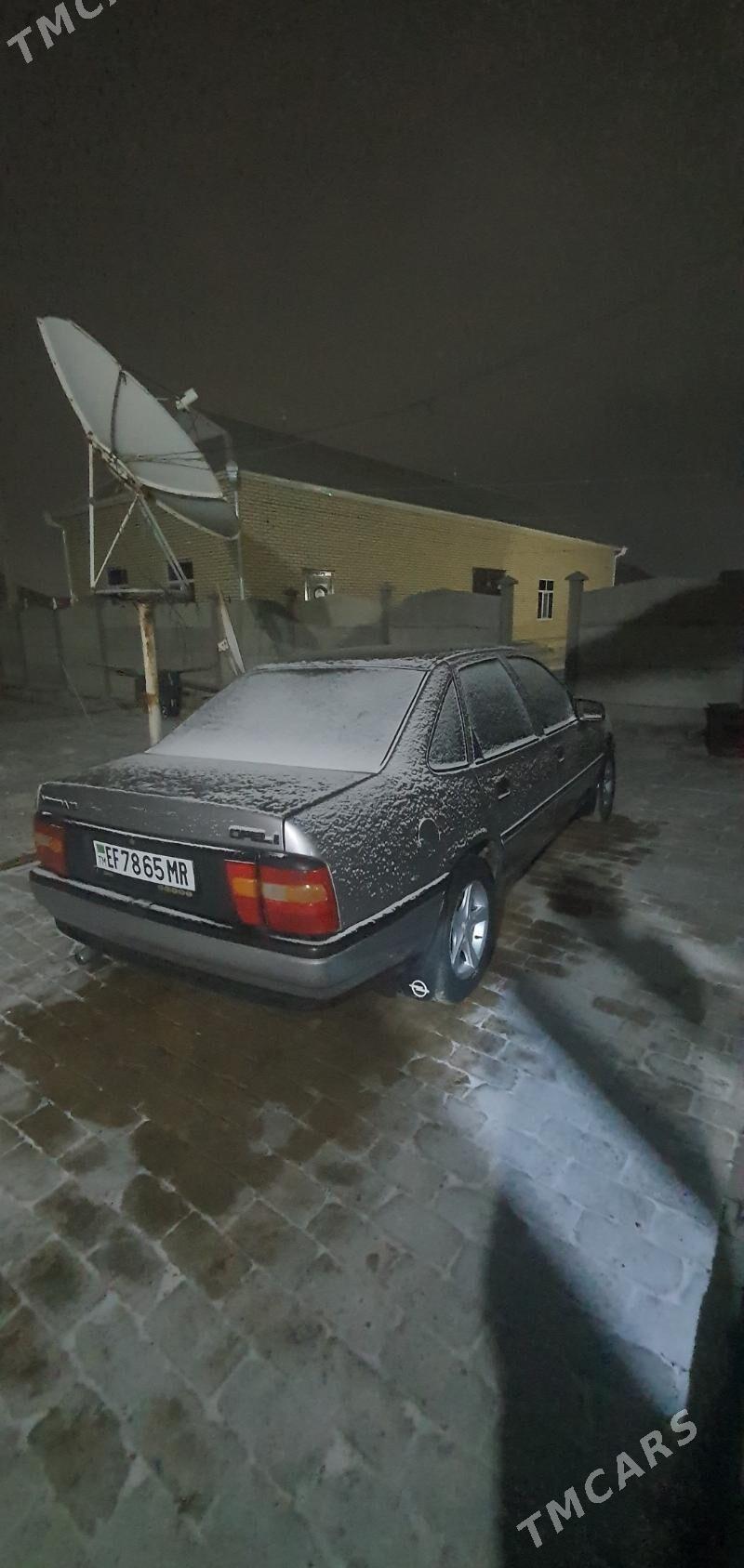 Opel Vectra 1990 - 40 000 TMT - Сакарчага - img 1