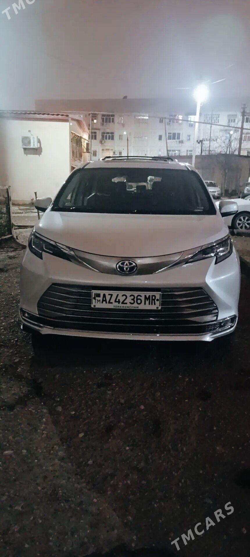 Toyota Sienna 2021 - 550 000 TMT - Мары - img 1