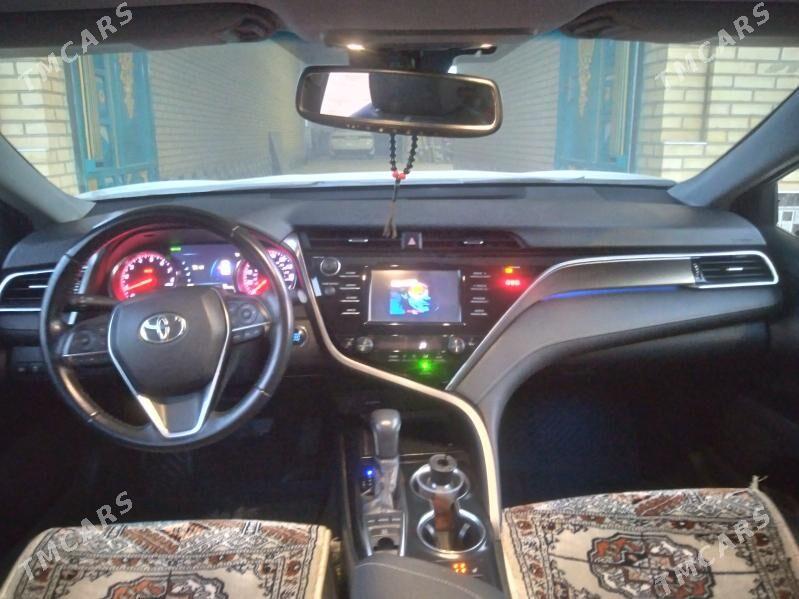 Toyota Camry 2018 - 330 000 TMT - Саят - img 1