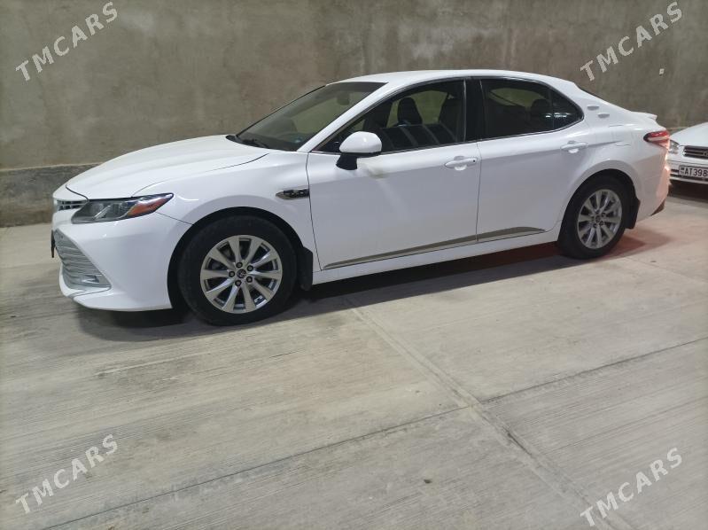 Toyota Camry 2018 - 275 000 TMT - Теджен - img 1