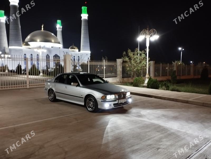 BMW E39 2001 - 150 000 TMT - Балканабат - img 1